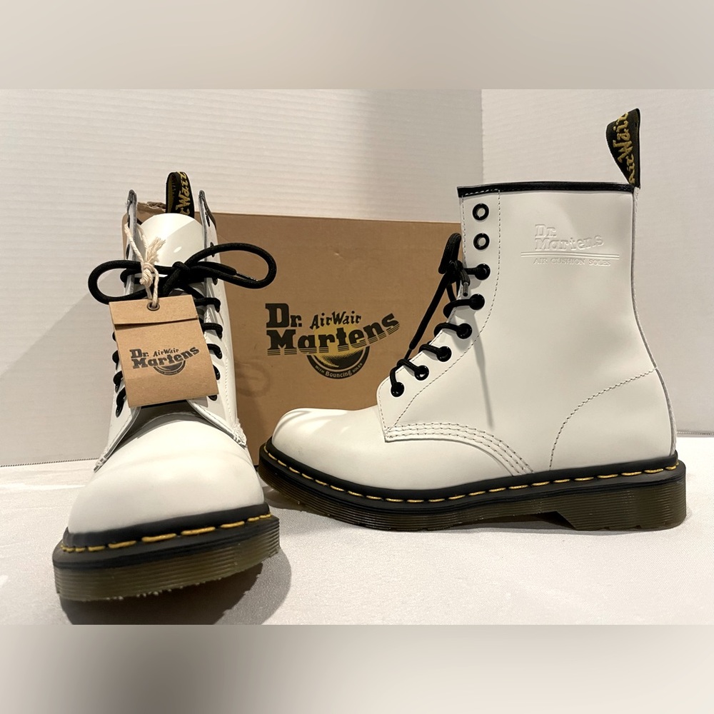 DR. MARTENS 1460 Smooth Leather White Lace Up Boots Women’s Size 8